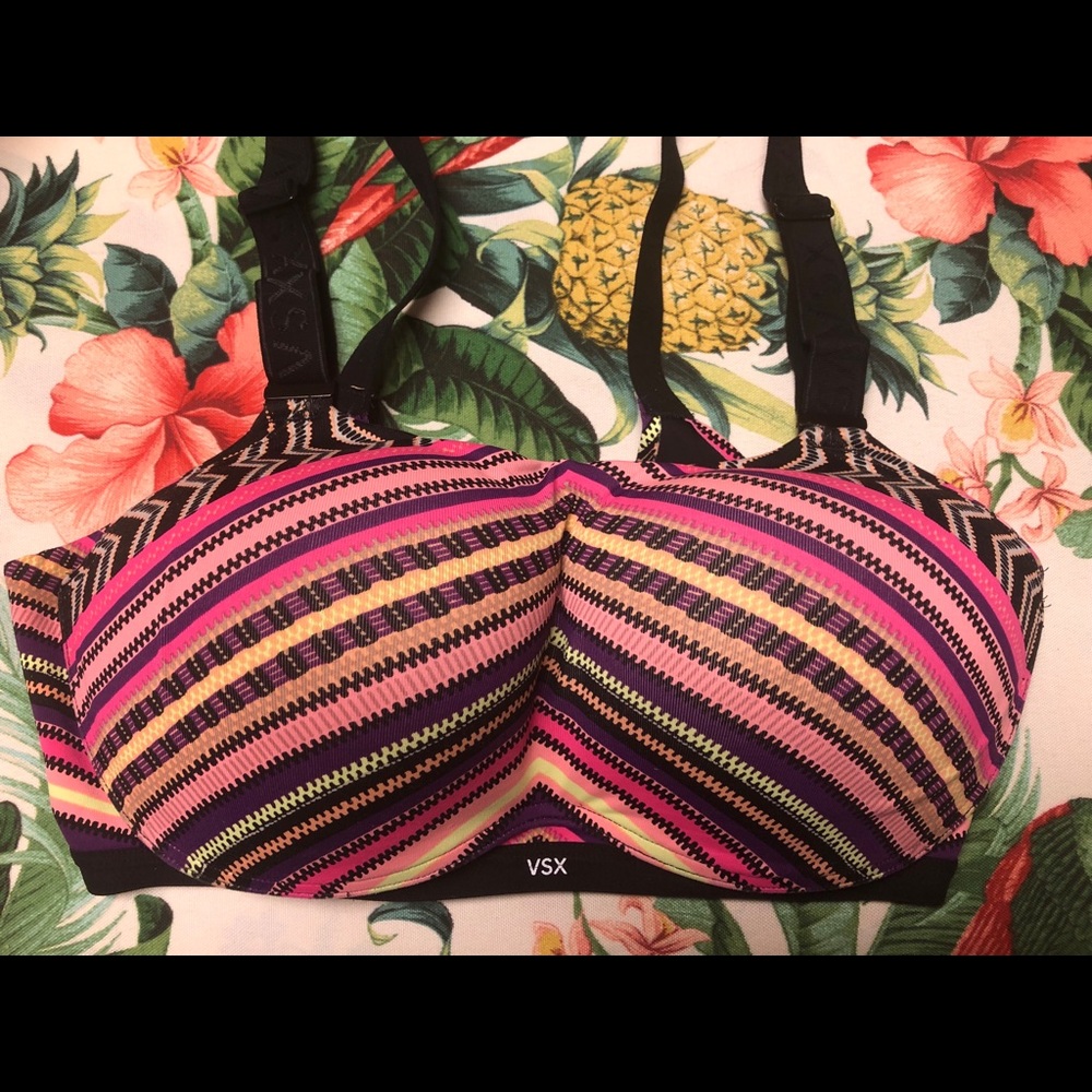 Victoria’s Secret VSX Sports Bra 38DD